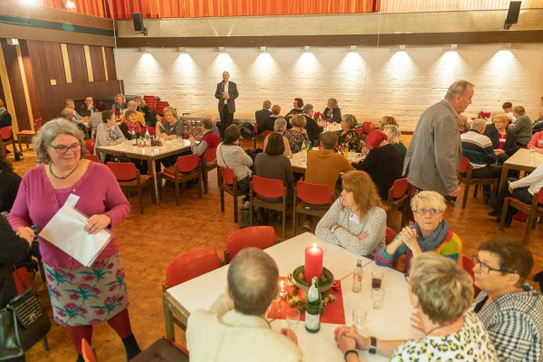 Mitarbeiter-Weihnachtsfeier-Hospiz-2019-klein-21